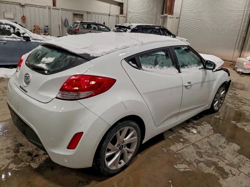 Photo 3 from auction – 2017 HYUNDAI VELOSTER with VIN KMHTC6AD4HU307115
