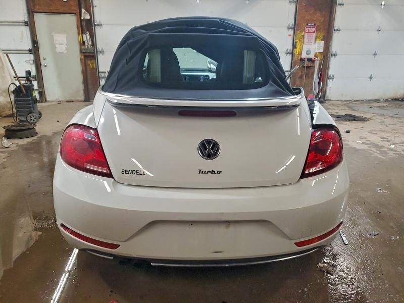 Photo 6 from auction – 2018 VOLKSWAGEN BEETLE S with VIN 3VW5DAAT8JM516577