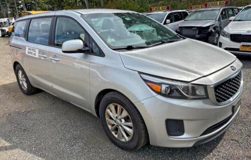 KIA SEDONA L 2017 with VIN KNDMA5C14H6284063 - Photo from auction