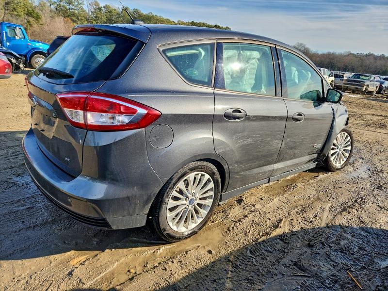 Photo 3 from auction – 2017 FORD C-MAX SE with VIN 1FADP5EU7HL117628