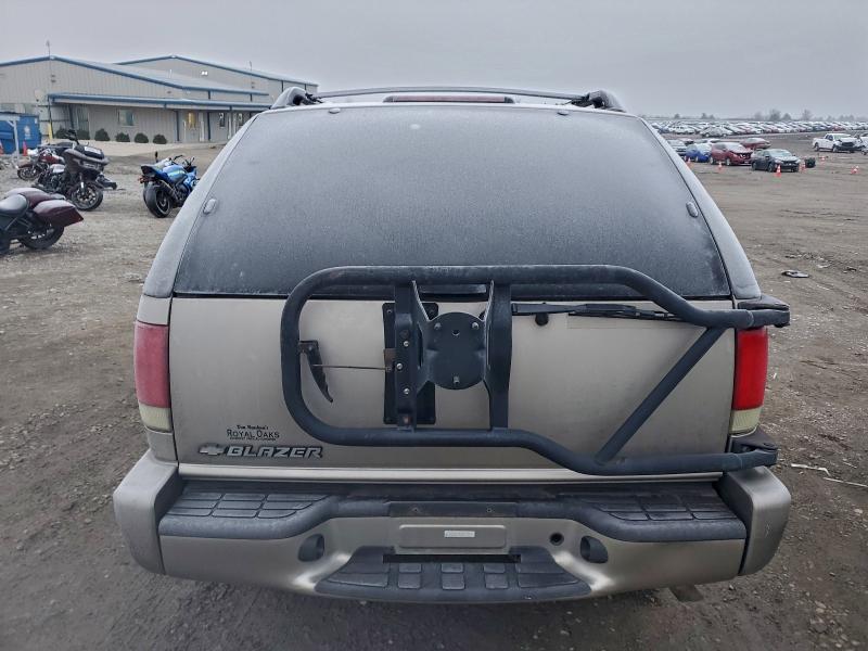 Фото 6 с аукциона – 2002 CHEVROLET BLAZER с VIN 1GNCT18W62K141561