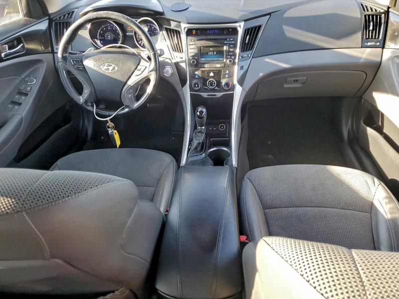 Photo 8 from auction – 2014 HYUNDAI SONATA SE with VIN 5NPEC4ACXEH842822