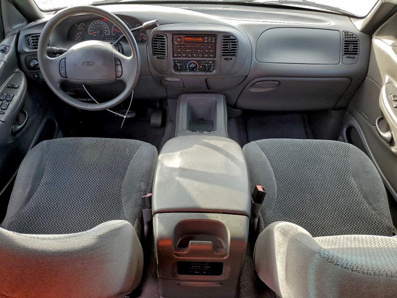 Photo 8 from auction – 2002 FORD EXPEDITION with VIN 1FMRU15W02LA20969