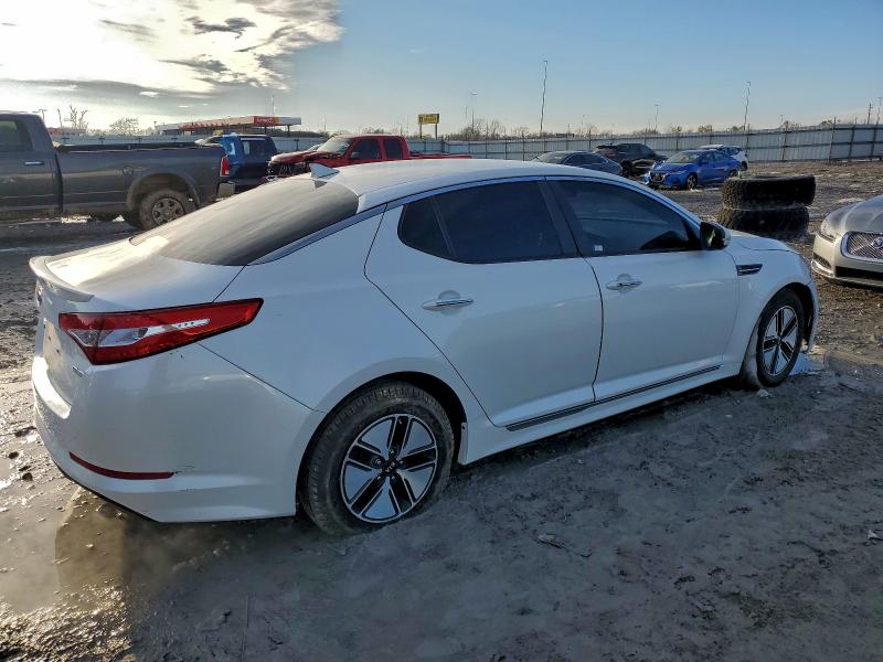 Photo 3 from auction – 2011 KIA OPTIMA HYB with VIN KNAGM4AD8B5006563