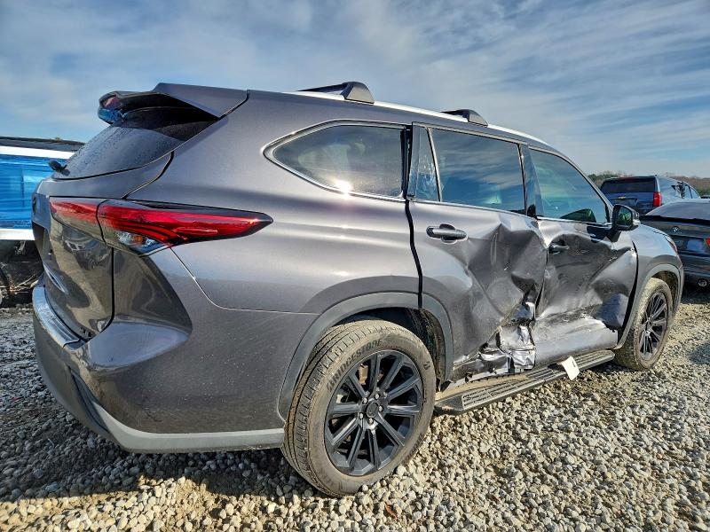 Photo 3 from auction – 2022 TOYOTA HIGHLANDER with VIN 5TDGZRAH9NS107128