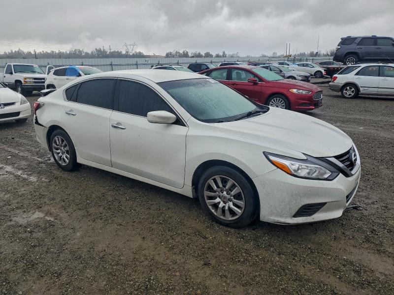 Photo 4 from auction – 2016 NISSAN ALTIMA with VIN 1N4AL3AP5GN311631