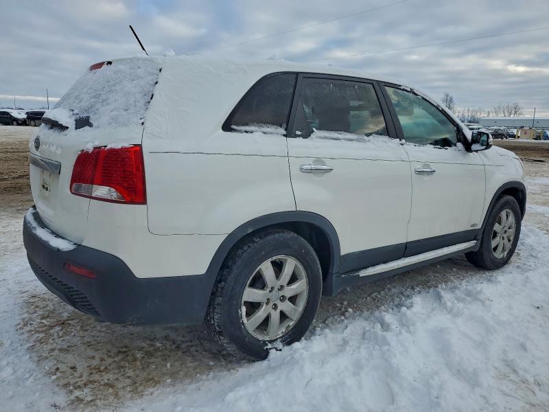 Photo 3 from auction – 2013 KIA SORENTO LX with VIN 5XYKTDA66DG332552