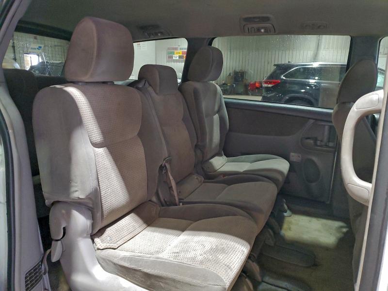 Photo 11 from auction – 2010 TOYOTA SIENNA CE with VIN 5TDKK4CC5AS339674