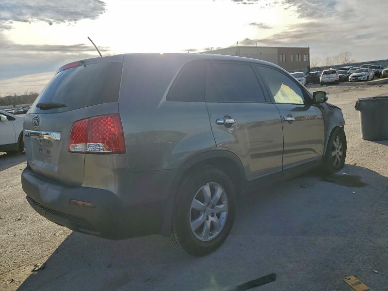Photo 3 from auction – 2011 KIA SORENTO BA with VIN 5XYKTCA11BG088546