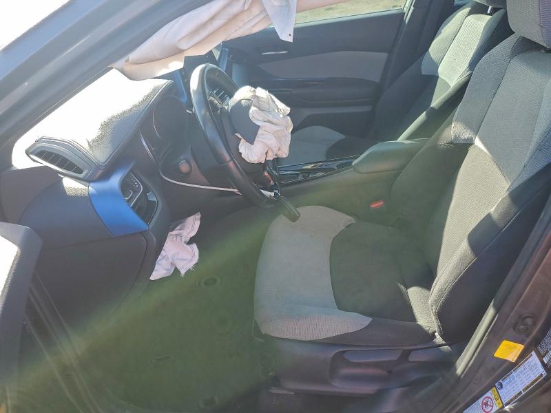 Photo 7 from auction – 2019 TOYOTA C-HR XLE with VIN NMTKHMBX9KR082196