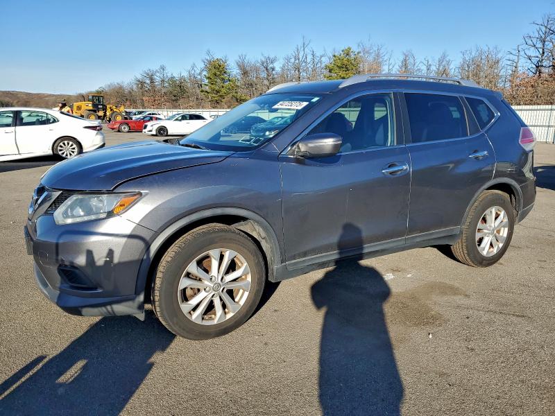 NISSAN ROGUE S 2015 with VIN KNMAT2MV8FP516541 - Photo from auction