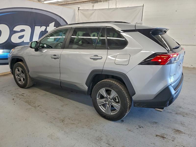 Photo 2 from auction – 2022 TOYOTA RAV4 XLE with VIN 4T3RWRFV3NU065764
