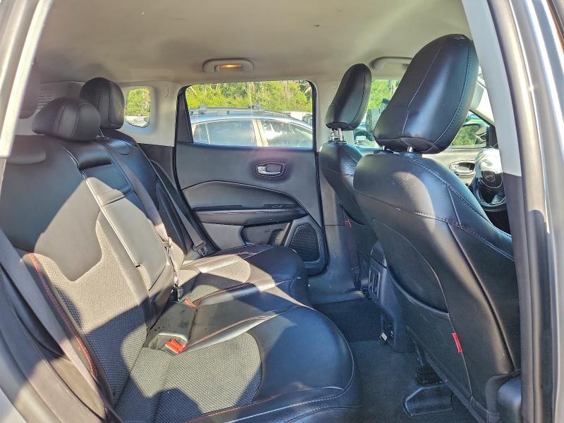 Photo 10 from auction – 2019 JEEP COMPASS with VIN 3C4NJDDB4KT739660