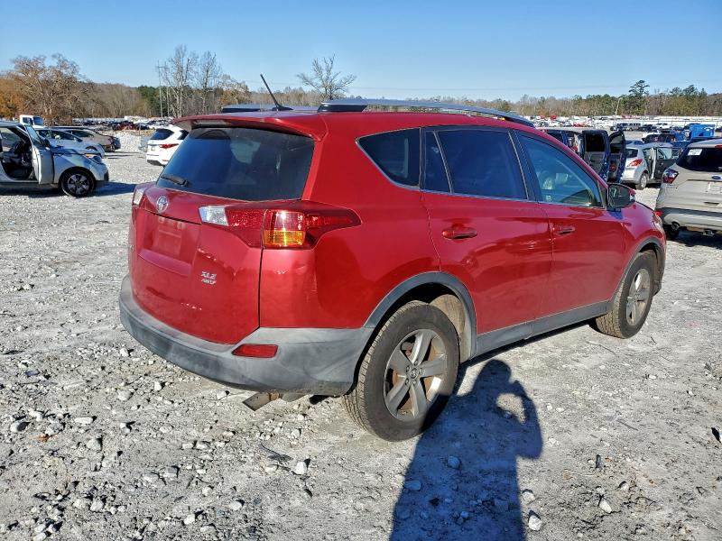 Photo 3 from auction – 2015 TOYOTA RAV4 XLE with VIN JTMRFREV8FD103876