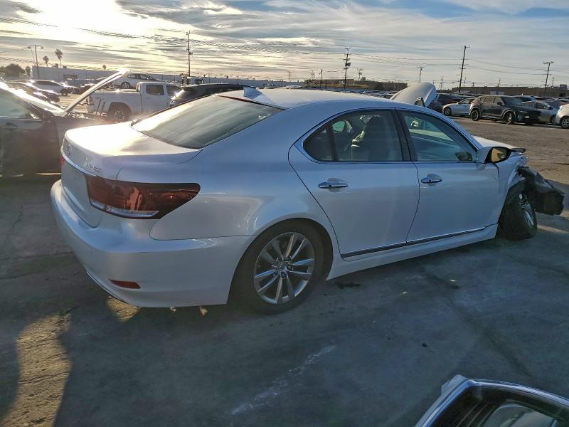 Photo 3 from auction – 2016 LEXUS LS 460 with VIN JTHBL5EF9G5141932