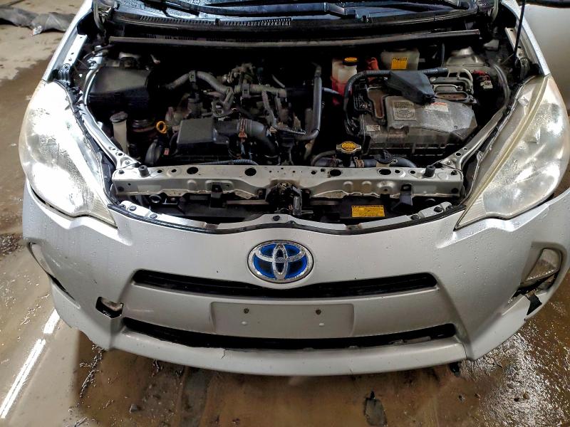 Photo 11 from auction – 2013 TOYOTA PRIUS C with VIN JTDKDTB33D1034360