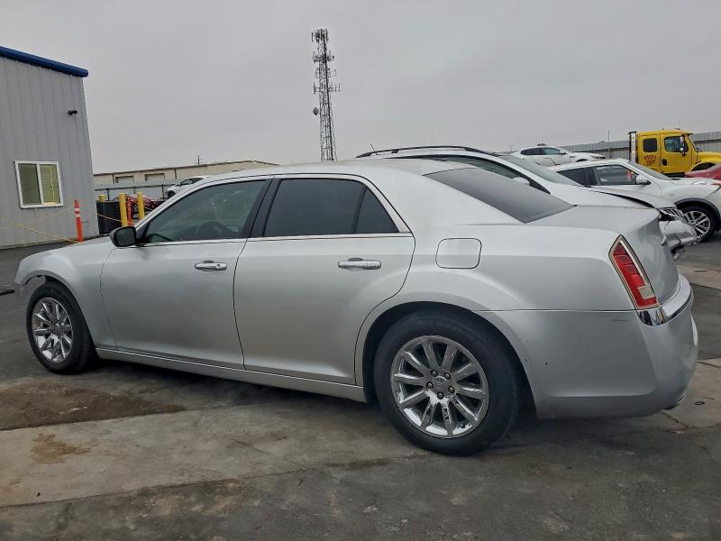 Photo 2 from auction – 2012 CHRYSLER 300C with VIN 2C3CCAETXCH250735
