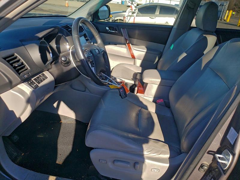 Photo 7 from auction – 2012 TOYOTA HIGHLANDER with VIN JTEDC3EH2C2006315