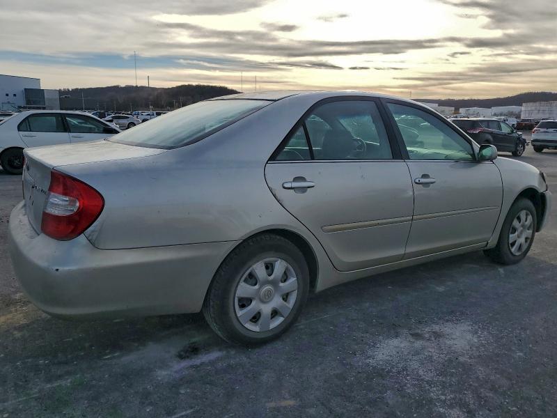 Photo 3 from auction – 2004 TOYOTA CAMRY LE with VIN 4T1BE32K54U808476