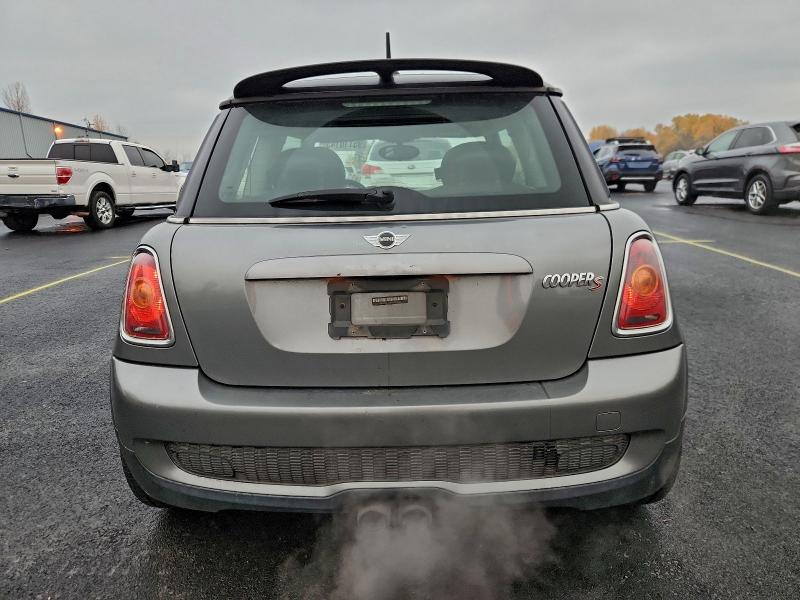 Photo 6 from auction – 2010 MINI COOPER S with VIN WMWMF7C53ATZ73614
