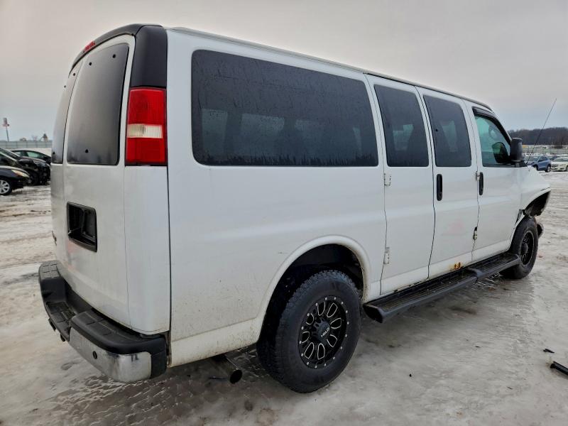 Foto 3 de la subasta – 2015 CHEVROLET EXPRESS G2 con VIN 1GBWGRFF0F1173448