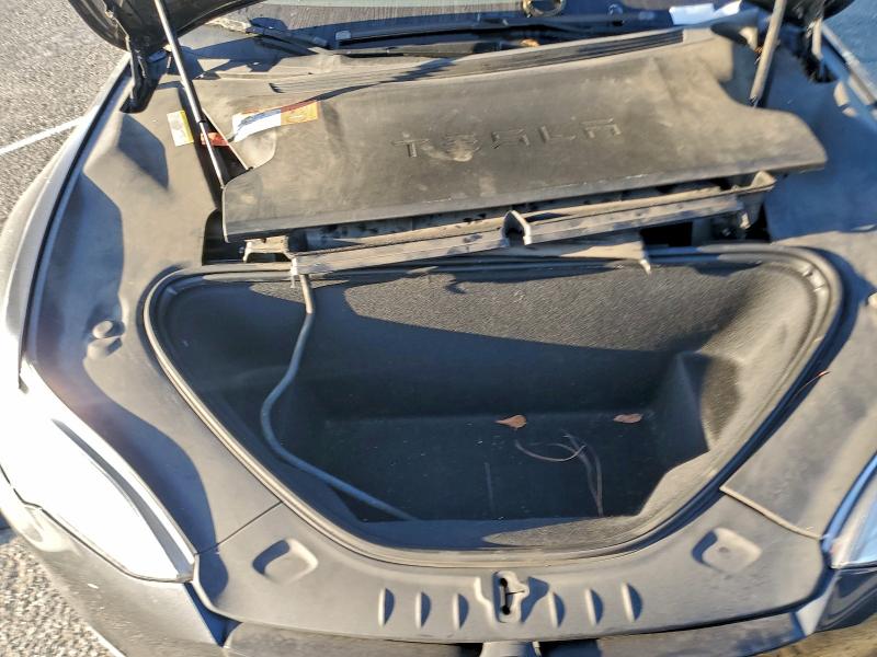Photo 11 from auction – 2016 TESLA MODEL S with VIN 5YJSA1E22GF171334