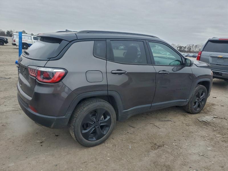 Photo 3 from auction – 2018 JEEP COMPASS LA with VIN 3C4NJDBB5JT453107