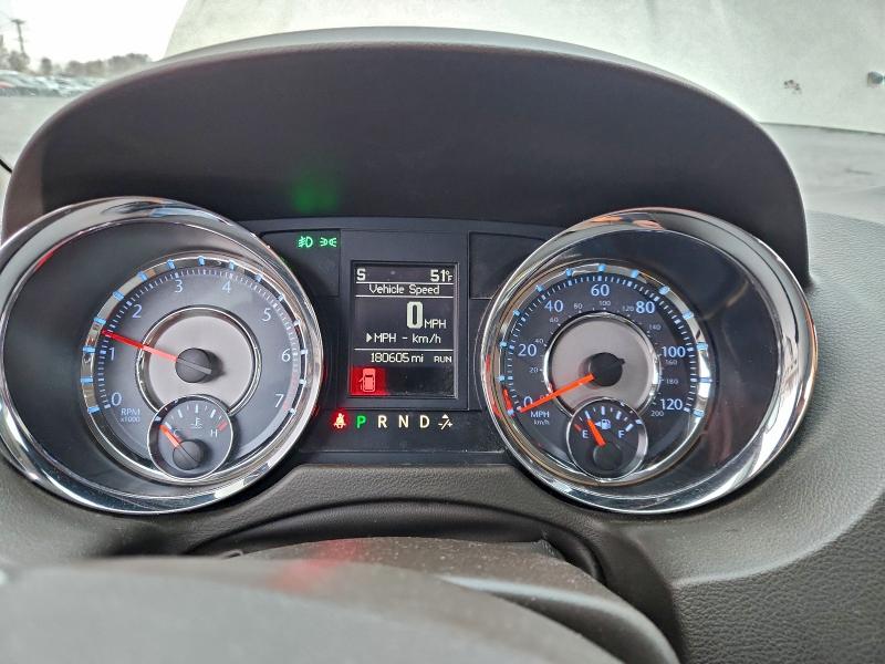 Photo 9 from auction – 2013 CHRYSLER TOWN & COU with VIN 2C4RC1CG5DR621677