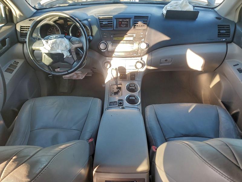 Photo 8 from auction – 2010 TOYOTA HIGHLANDER with VIN 5TDKK3EH7AS016164