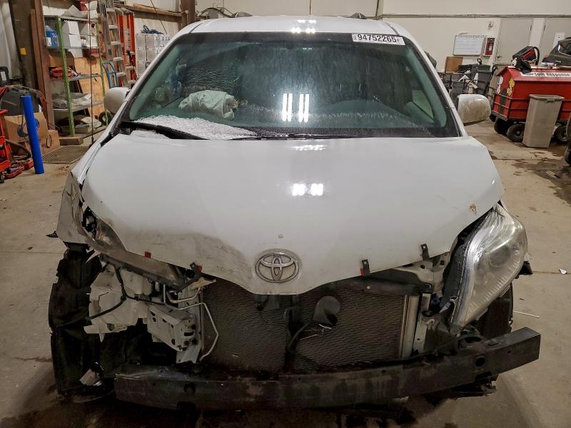 Photo 5 from auction – 2014 TOYOTA SIENNA LE with VIN 5TDJK3DC0ES087231