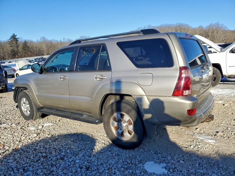 Photo 2 from auction – 2003 TOYOTA 4RUNNER SR with VIN JTEBT14R430027569