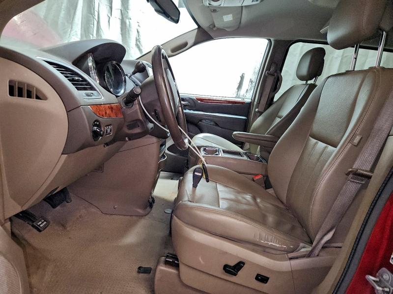 Photo 7 from auction – 2016 CHRYSLER TOWN & COU with VIN 2C4RC1BG3GR141921