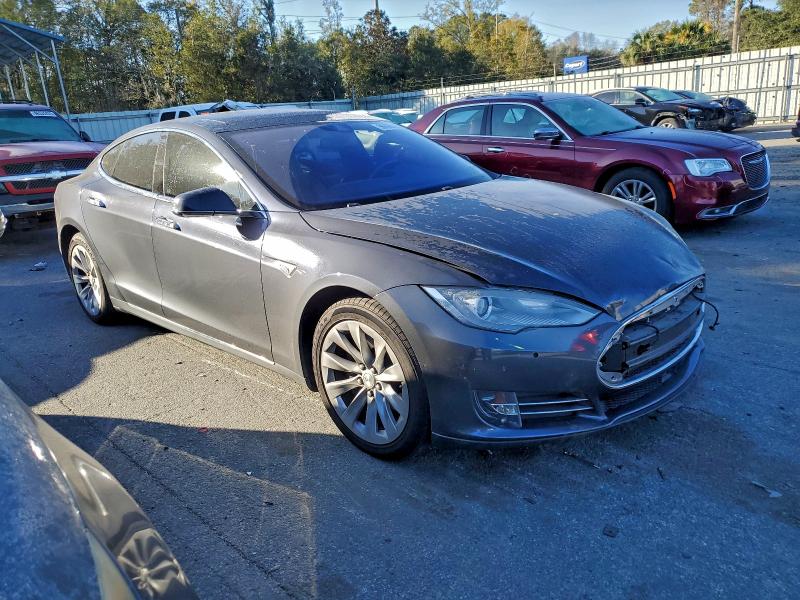 Photo 4 from auction – 2015 TESLA MODEL S with VIN 5YJSA1E17FF118165