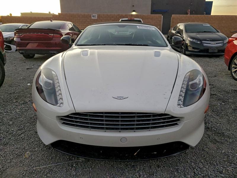Photo 5 from auction – 2015 ASTON MARTIN DB9 with VIN SCFFDAFMXFGB16261