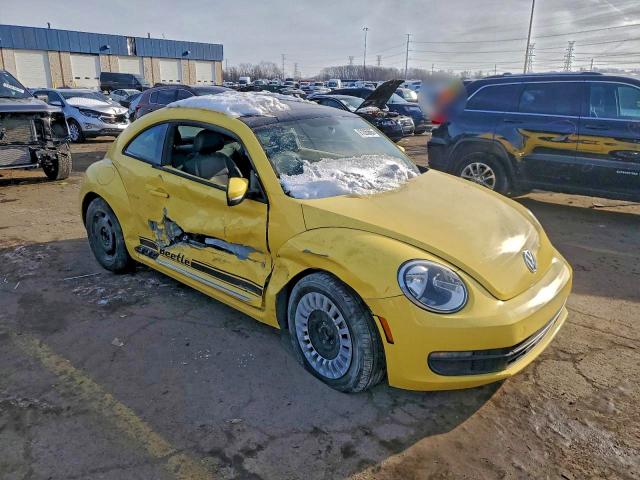 Photo 4 from auction – 2014 VOLKSWAGEN BEETLE with VIN 3VWJ17ATXEM637434