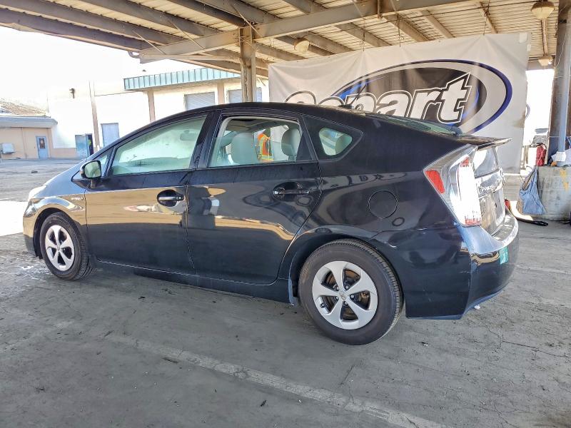 Photo 2 from auction – 2013 TOYOTA PRIUS with VIN JTDKN3DU6D1619694