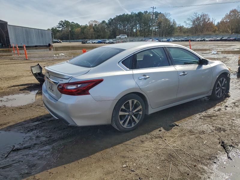 Photo 3 from auction – 2017 NISSAN ALTIMA 2.5 with VIN 1N4AL3AP3HC147938
