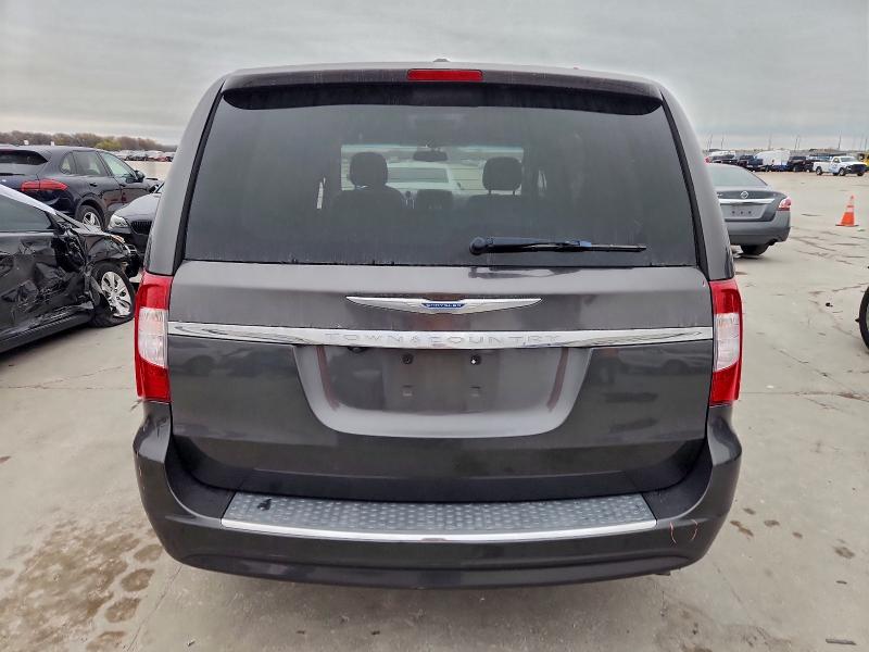 Photo 6 from auction – 2015 CHRYSLER TOWN & COU with VIN 2C4RC1BG3FR742809