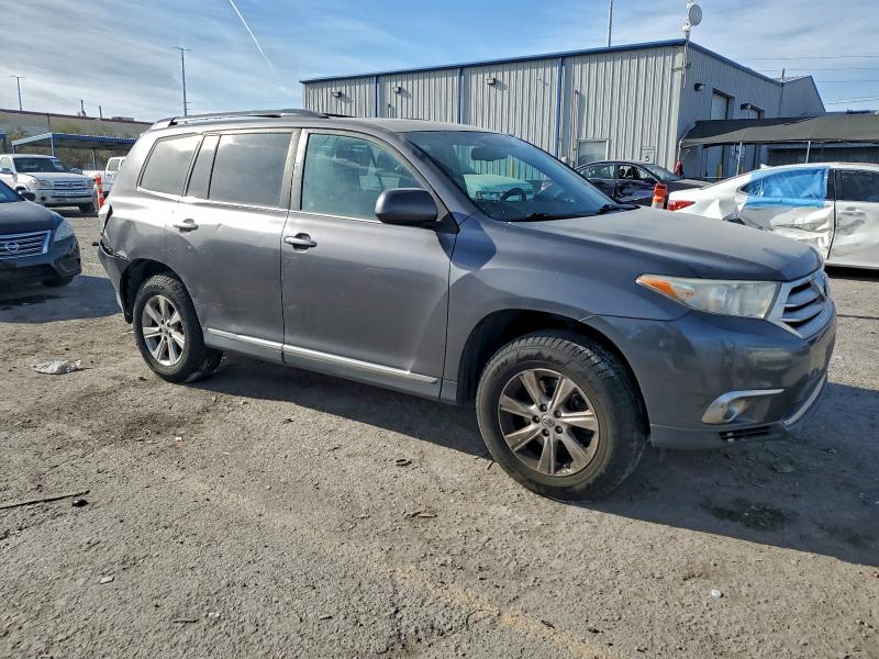 Photo 4 from auction – 2011 TOYOTA HIGHLANDER with VIN 5TDBK3EH0BS063134
