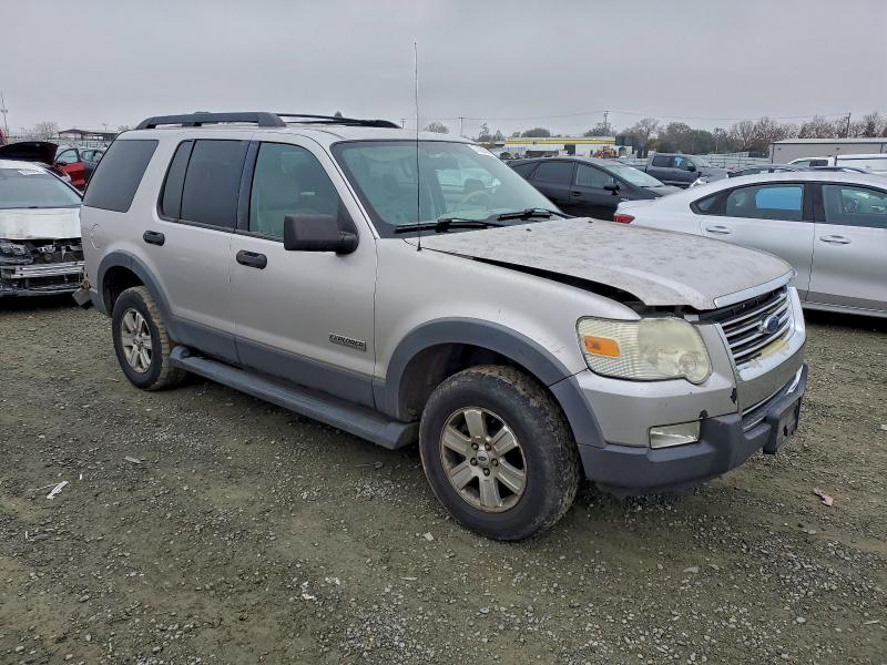 Photo 4 from auction – 2006 FORD EXPLORER X with VIN 1FMEU73E86UB41888