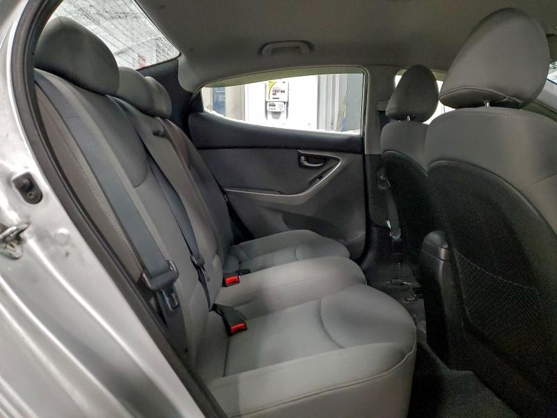 Photo 10 from auction – 2012 HYUNDAI ELANTRA GL with VIN 5NPDH4AE7CH142445