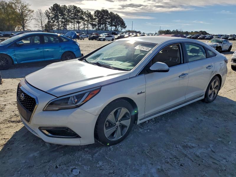 Photo 1 from auction – 2016 HYUNDAI SONATA HYB with VIN KMHE34L19GA016657