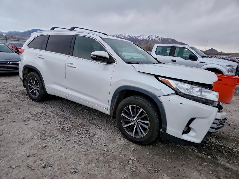 Photo 4 from auction – 2017 TOYOTA HIGHLANDER with VIN 5TDJZRFH7HS398229