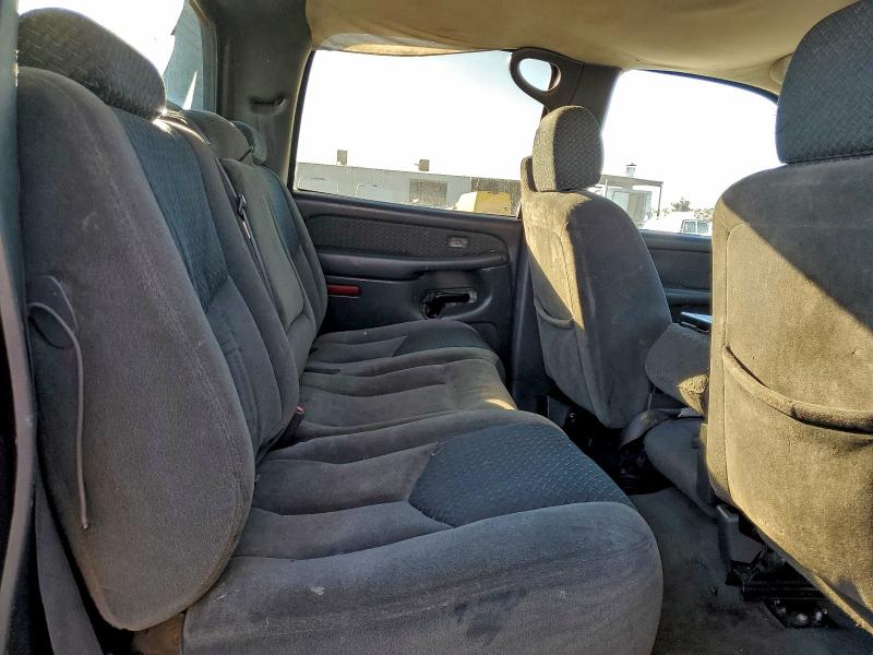 Photo 10 from auction – 2004 CHEVROLET AVALANCHE with VIN 3GNEC12T84G246619