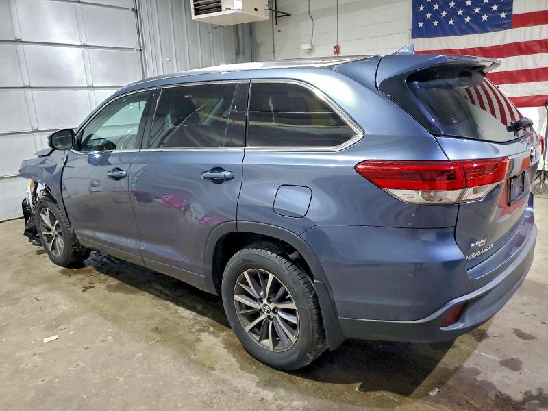 Photo 2 from auction – 2018 TOYOTA HIGHLANDER with VIN 5TDJZRFH4JS880789