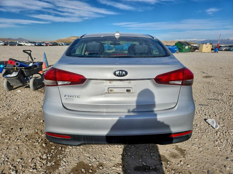 Photo 6 from auction – 2018 KIA FORTE LX with VIN 3KPFL4A79JE269594