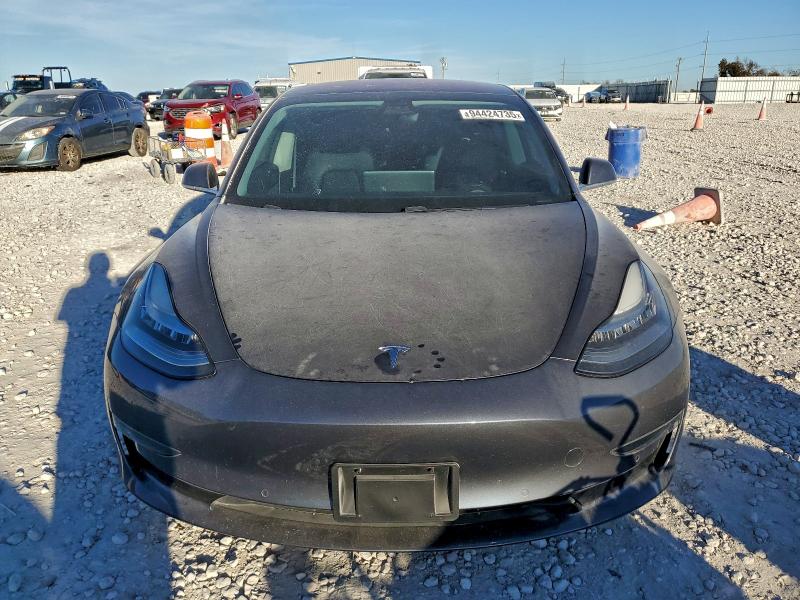 Photo 5 from auction – 2018 TESLA MODEL 3 with VIN 5YJ3E1EA0JF023772