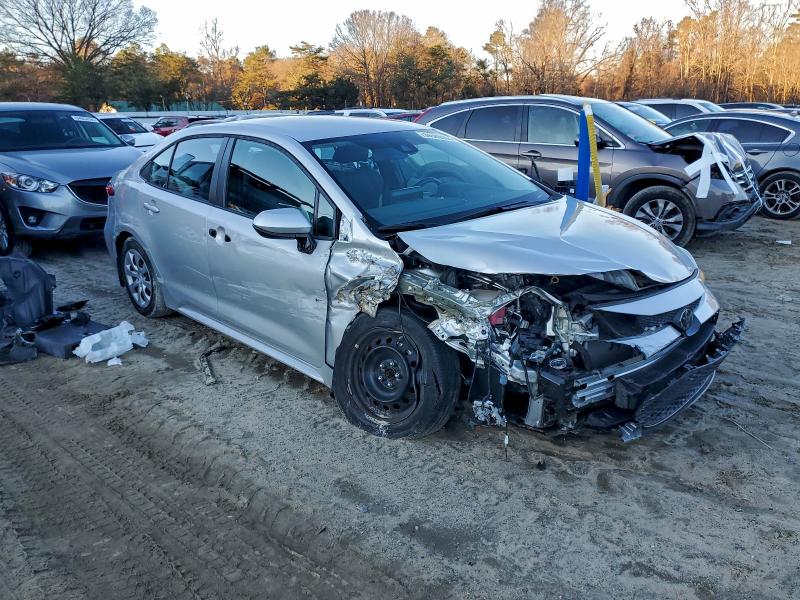 Photo 4 from auction – 2022 TOYOTA COROLLA LE with VIN 5YFEPMAE1NP325904