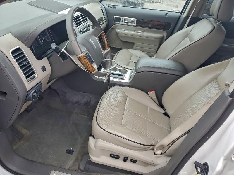 Photo 7 from auction – 2010 LINCOLN MKX with VIN 2LMDJ8JC8ABJ21204