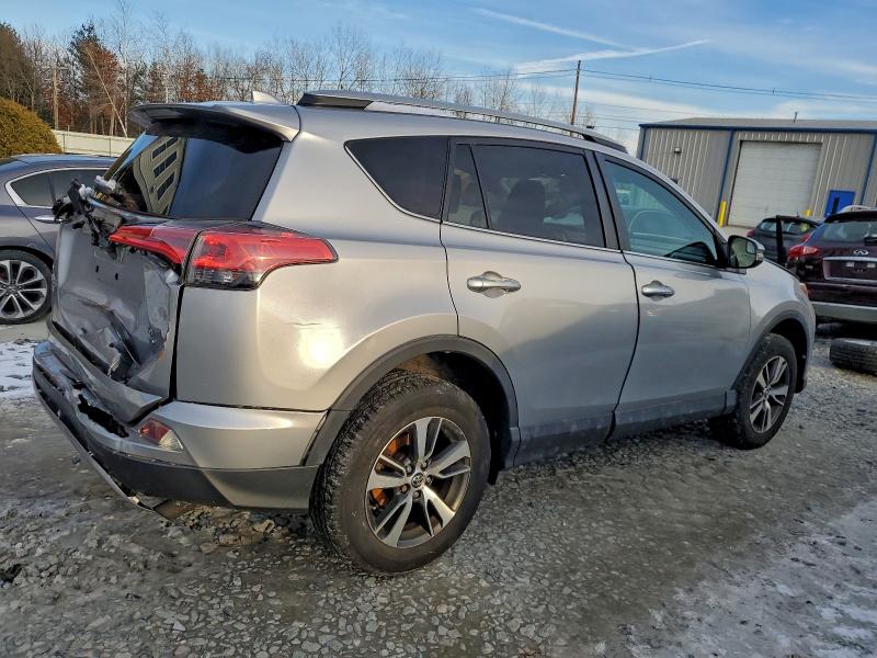 Photo 3 from auction – 2017 TOYOTA RAV4 XLE with VIN 2T3RFREV5HW601488